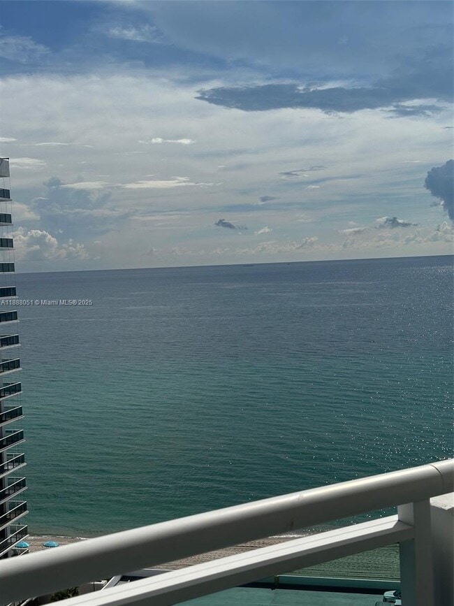 Building Photo - 3001 S Ocean Dr Unit 1549