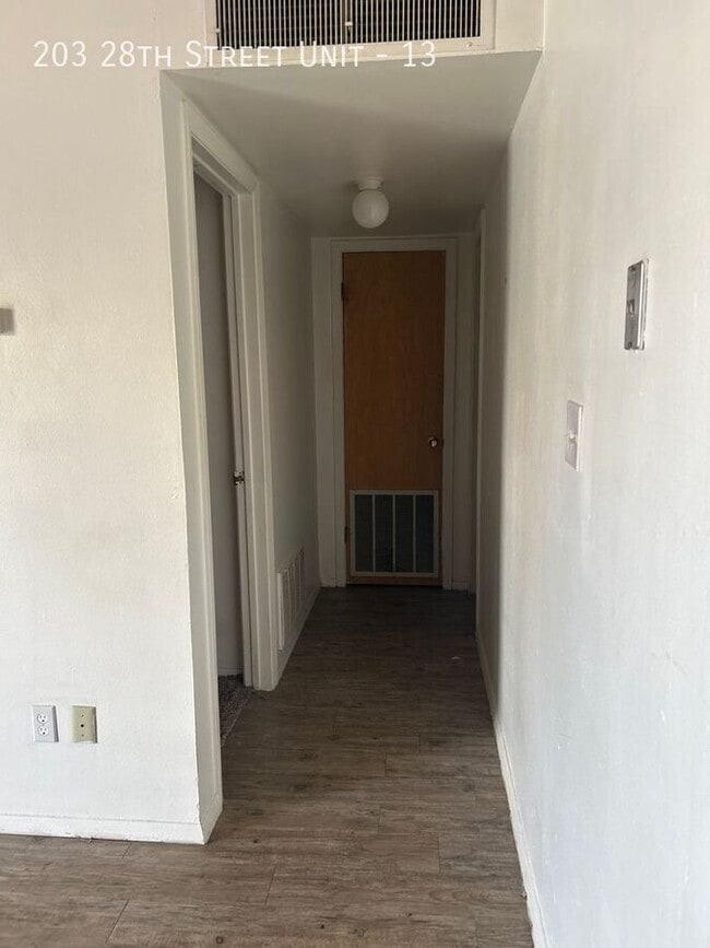 Photo - 203 28th St Unit 13