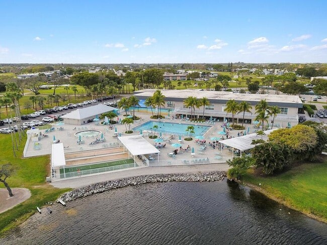 Photo - 98 Capri B Unit C