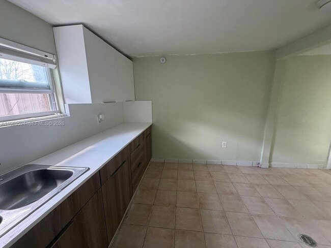 Photo - 9770 SW 47th St Unidad 2