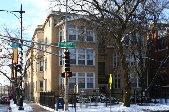 7600 N Sheridan Rd