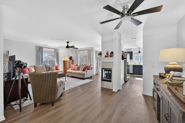 Photo - 129 S Curtis St