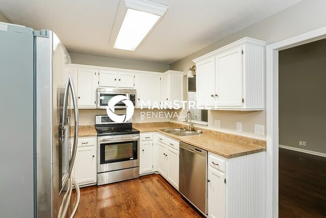 Photo - 3 Bedroom Pet-Friendly Home in NASHVILLE, TN with Main Street Renewal