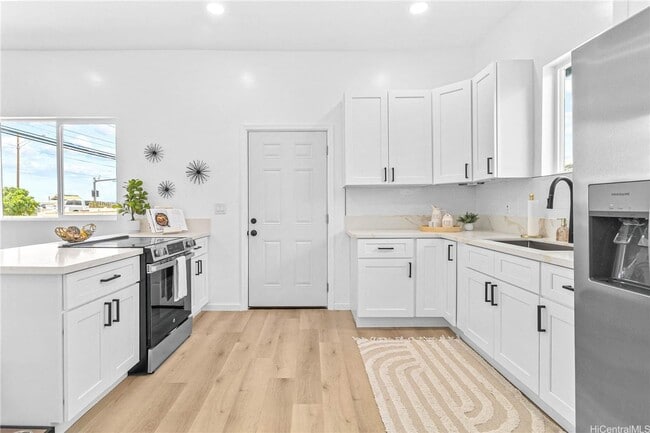 Building Photo - Beautifully Renovated Coastal Home Across from the Beach – Maili, Oahu