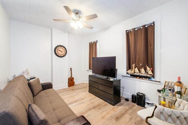 Photo - 609 59th St Unit 1