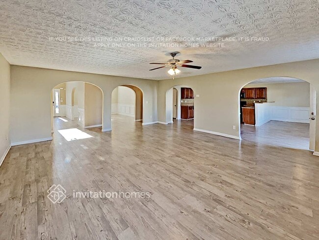 Photo - 6452 Snowden Dr