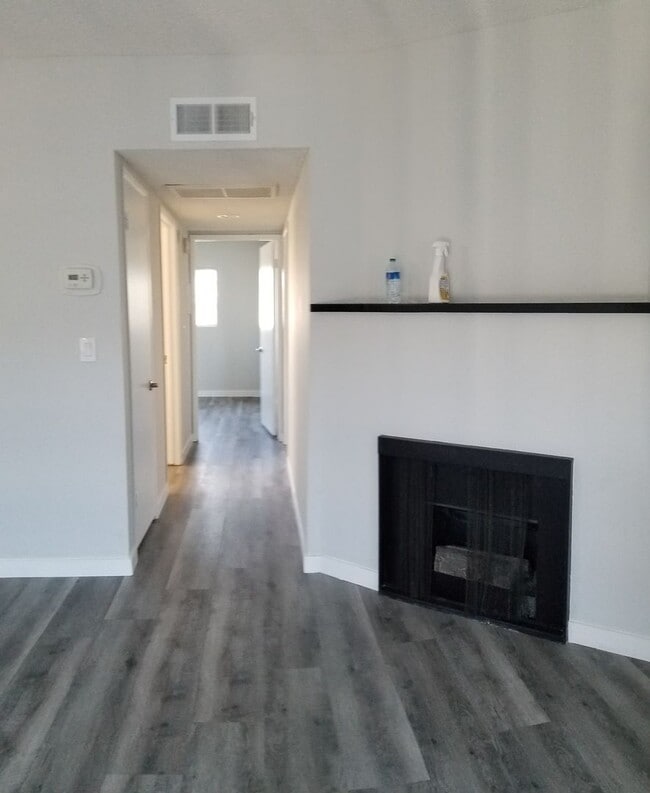 Photo - Granada Court