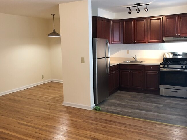 Photo - Plaza Gardens