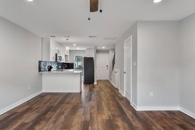 Photo - 3810 Southway Dr Unit 103