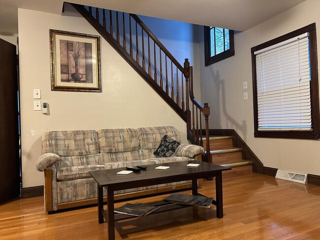 Building Photo - 3771 W 36th St Rental
