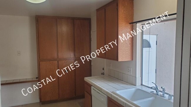Photo - 1696 Carmel Cir E