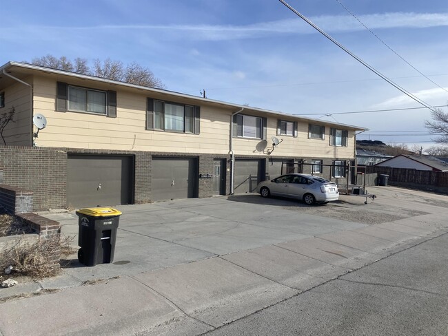 917 Alder St Unit 2