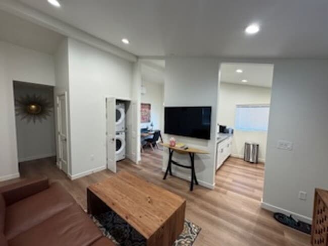 Photo - 1bed/1bath ADU - Right Off the Freeway of Prospect Heights