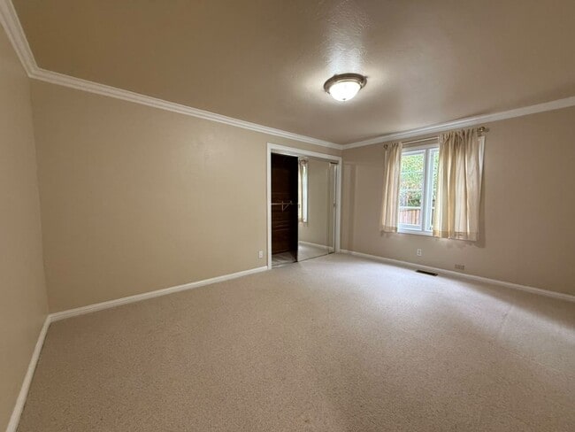 1573 Edgewood Rd Unit One Bedroom
