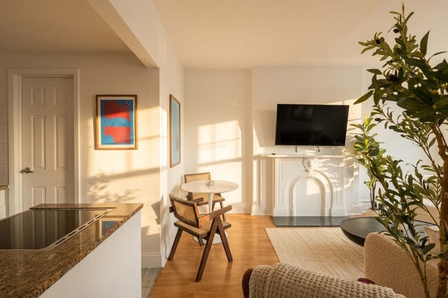 336 W 46th St Unit SI ID1541445P