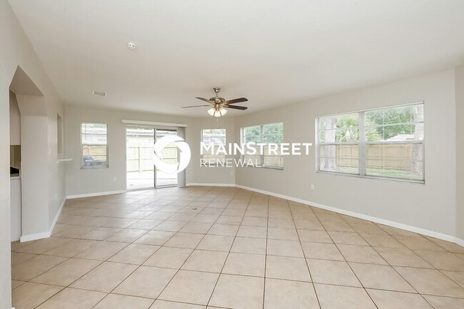 Photo - 3 Bedroom Pet-Friendly Home in SARASOTA, FL with Main Street Renewal
