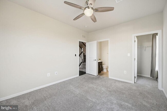 Photo - 23445 Millville Woods Square