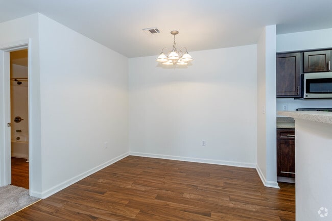 2BR, 1BA - Bradford