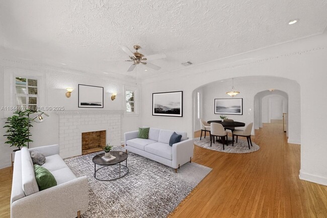 Photo - 1765 Wa Kee Na Dr