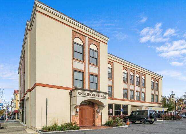 Photo - 1 Lincoln Plz Unit 3A