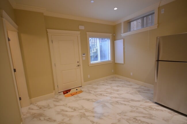 Photo - 860 W 63rd Ave Unité Basement