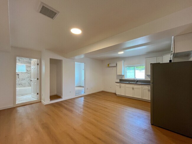 Photo - 905 Gaviota Ave, Long Beach, CA 90813