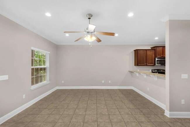 Photo - 17 W Shady Oaks Ln