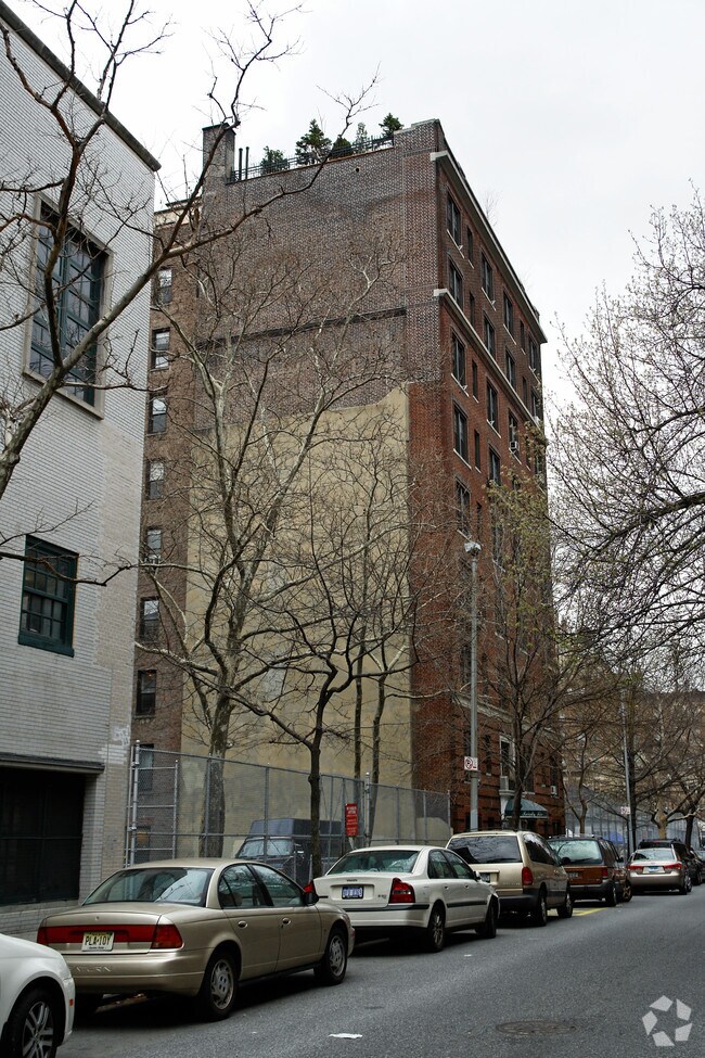 Photo - 125 W 76th St