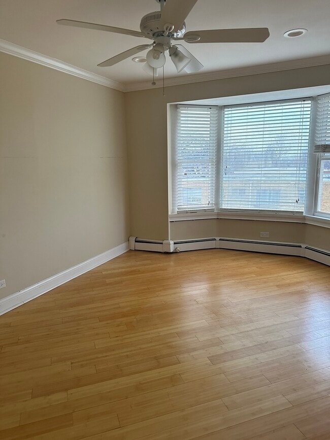 Photo - 8232 Niles Center Rd Unit 404