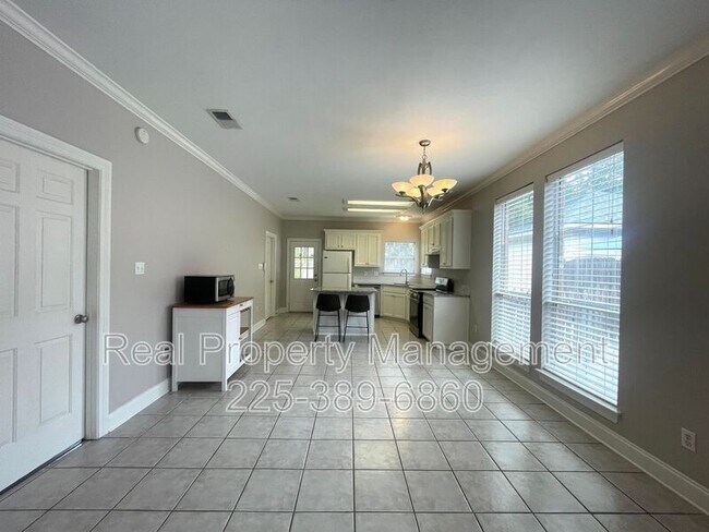 5630 Arialo Dr