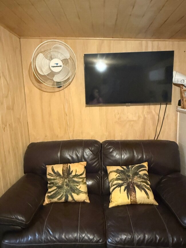 Photo - 719 W Mission Ln