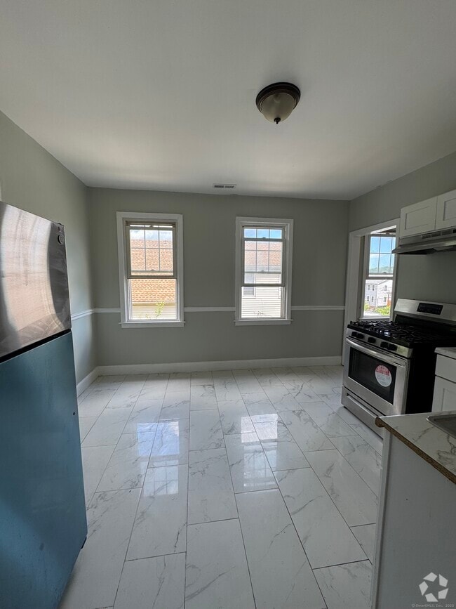 Building Photo - 63 Lombard St Unit 3 Rental