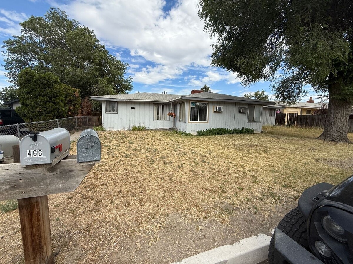 Photo - 457-463 SW Madison St