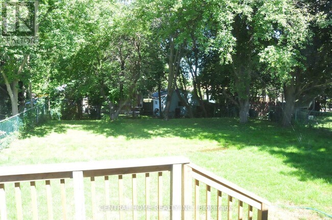 Photo - 66 Collins Crescent