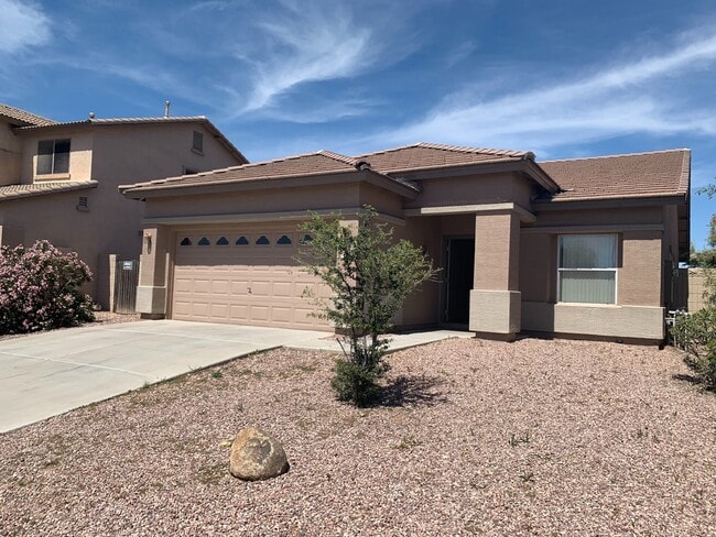 Photo - 4 Bed 2 Bath home!