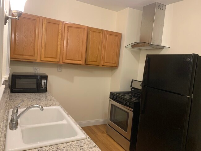 Kitchen - 344 W Wilson Ave Apartment Unit 342