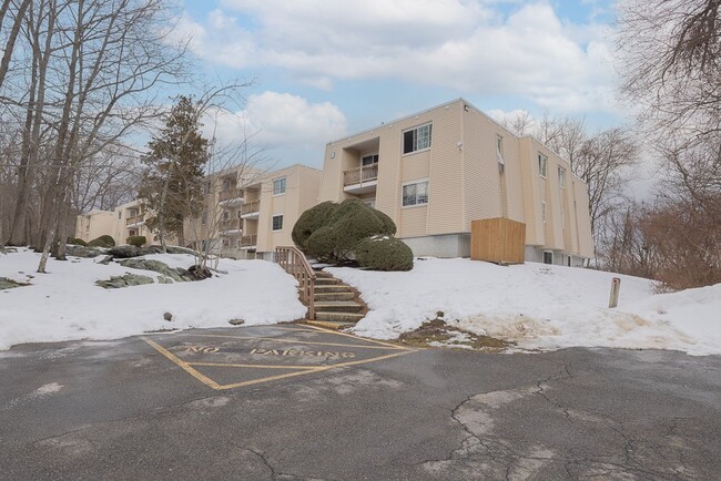 Building Photo - 506 Fox Run Ln