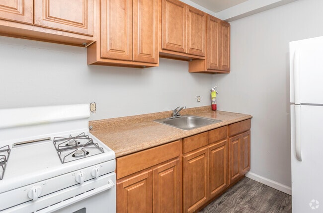 2BR, 1BA - 759 SF Box Shape