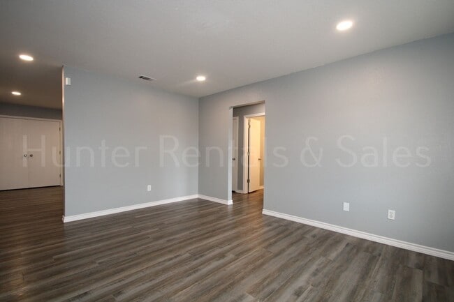 Photo - Rent me today!