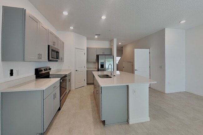 4830 Revolutionary Wy