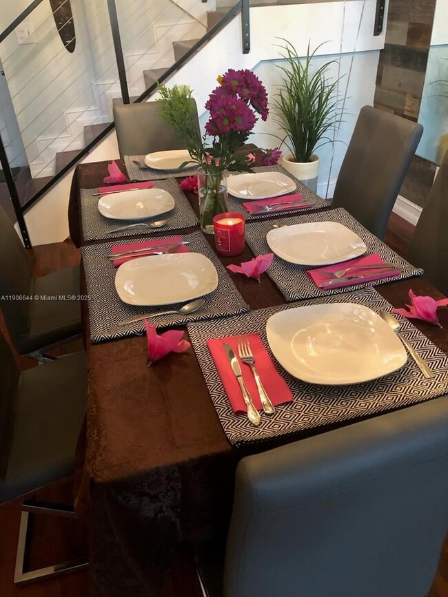 Photo - 600 NW 210th St