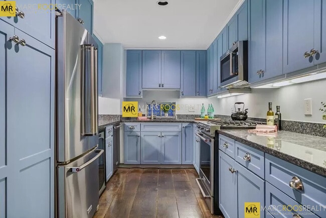 Building Photo - 48 Beacon St Unit 1R Rental