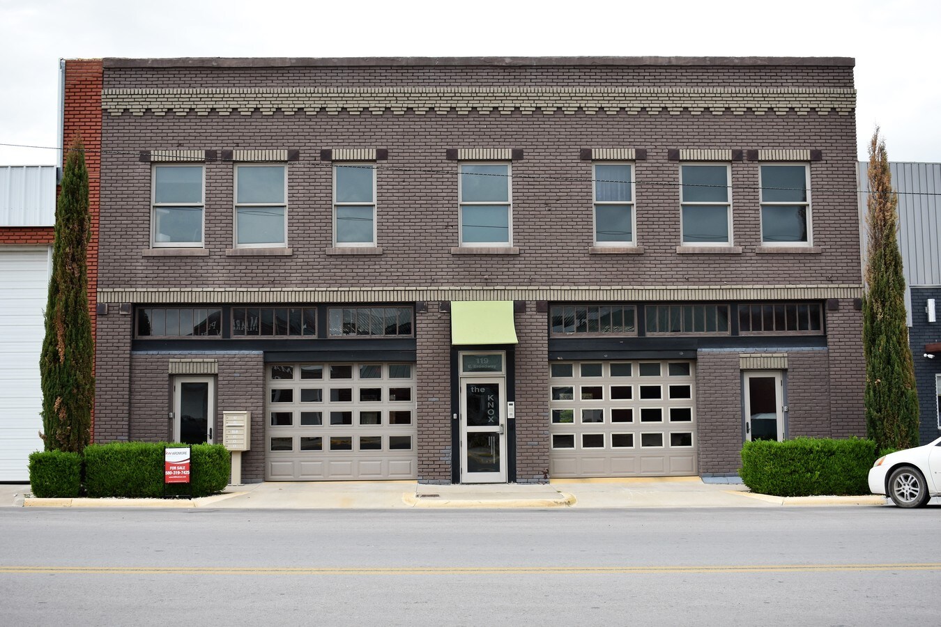 Photo - Knox Apartments
