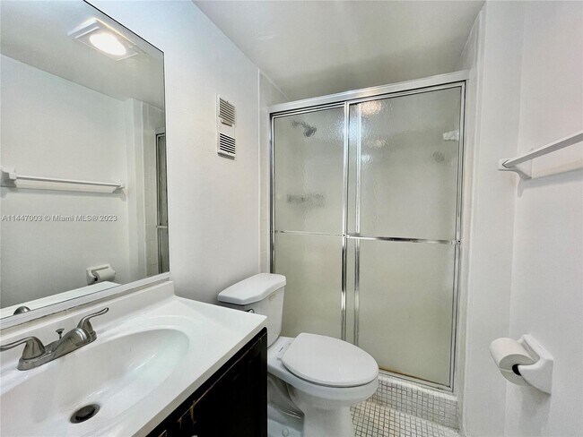 Photo - 9230 Lagoon Pl Condo Unit 211
