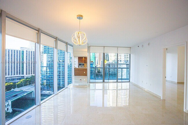 Photo - 475 Brickell Ave Unidad 1615