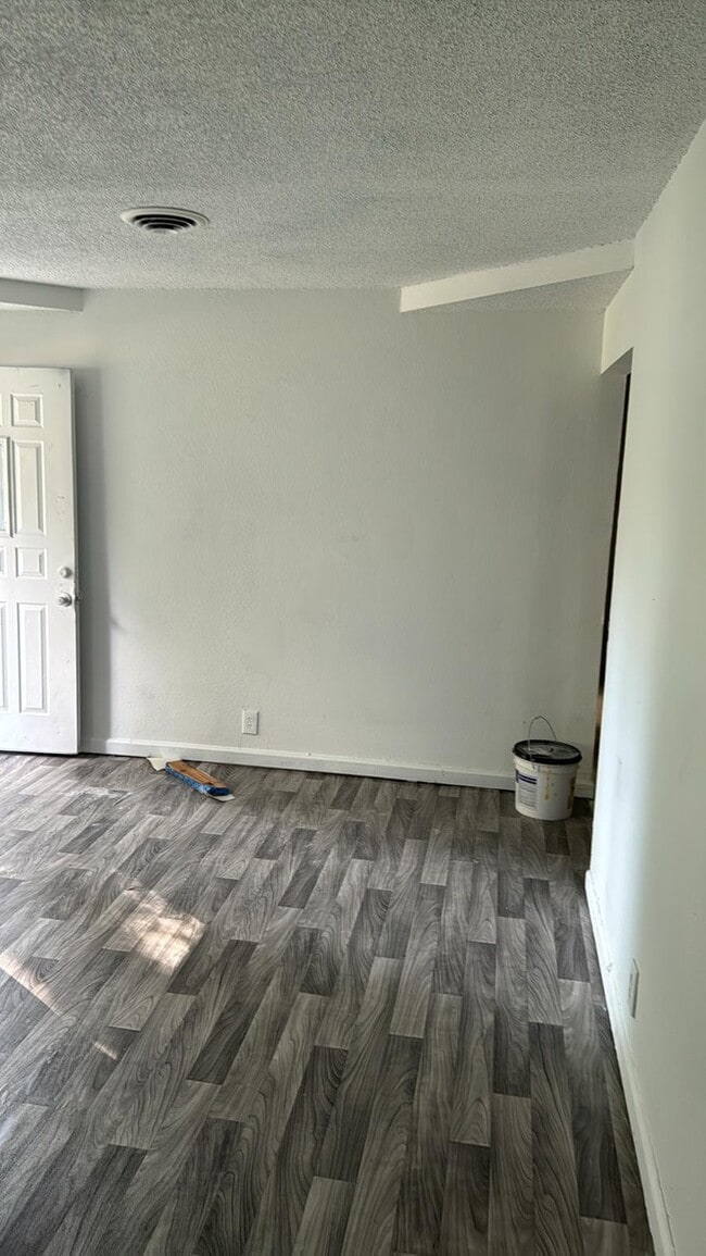 Photo - 30 Delores Dr