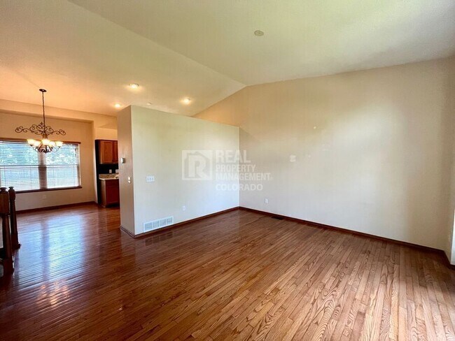 Photo - 1313 Coolcrest Dr