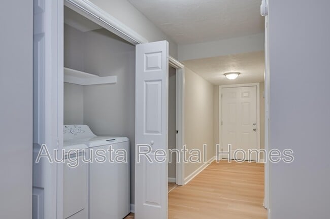 Photo - 2806 Thomas Ln