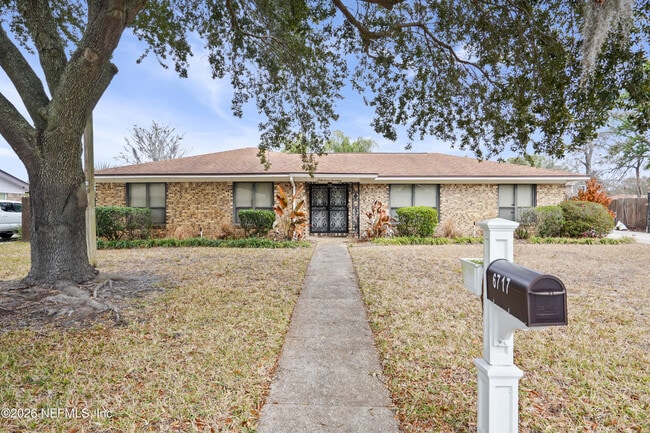 Building Photo - 6717 Lenczyk Dr