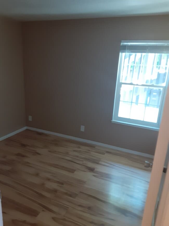 Photo - 1106 Eureka Ln